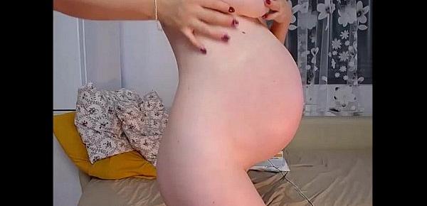  pregnant woman with large nipples